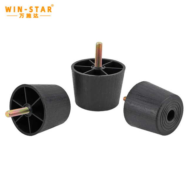 Пластиковые ножки дивана сочетают в себе множество преимуществ