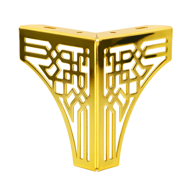 Piernas modernas de los accesorios de los muebles de las piernas del sof&aacute; del tri&aacute;ngulo del color del oro del hierro de 130MM