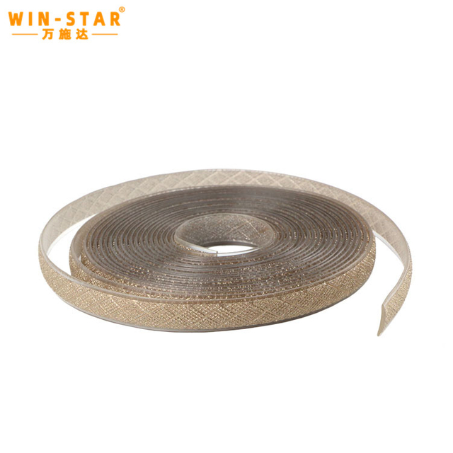 Bl&oslash;d type vilk&aring;rlig sk&aring;ret PVC-m&oslash;beldekorationsstrimmel