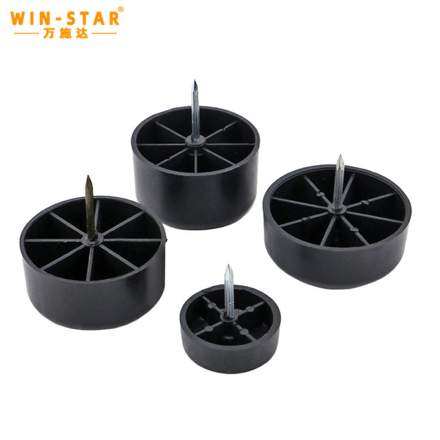 Analiza zalet i wad n&oacute;g meblowych z tworzywa sztucznego piaskowanego (matowego).